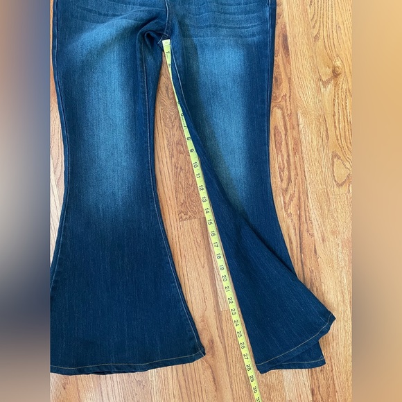 RARE Revolt VTG Flare/Bellbottom Jeans. Junior Size 9. Never worn. - Picture 11 of 15